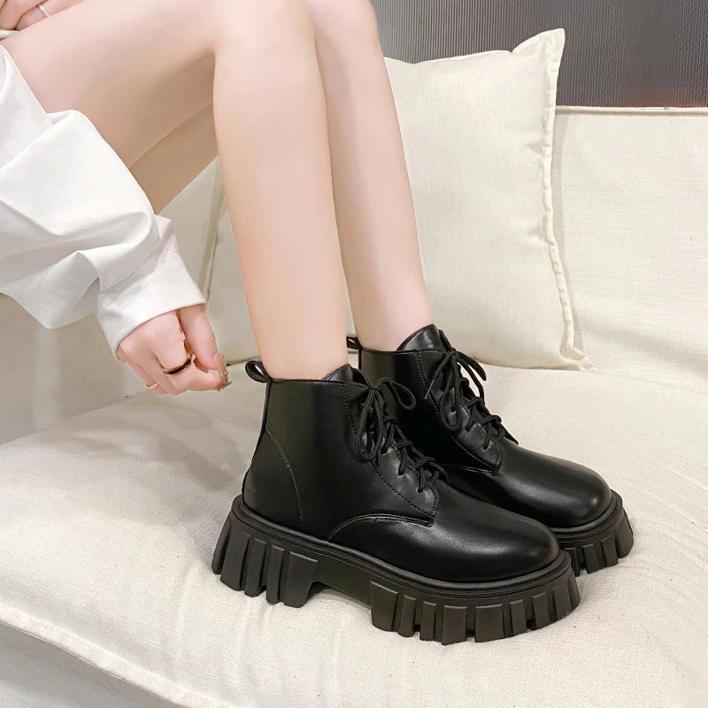 Bota Feminina Coturno Giorno