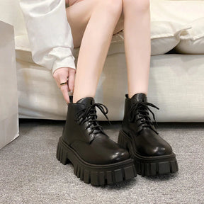 Bota Feminina Coturno Giorno