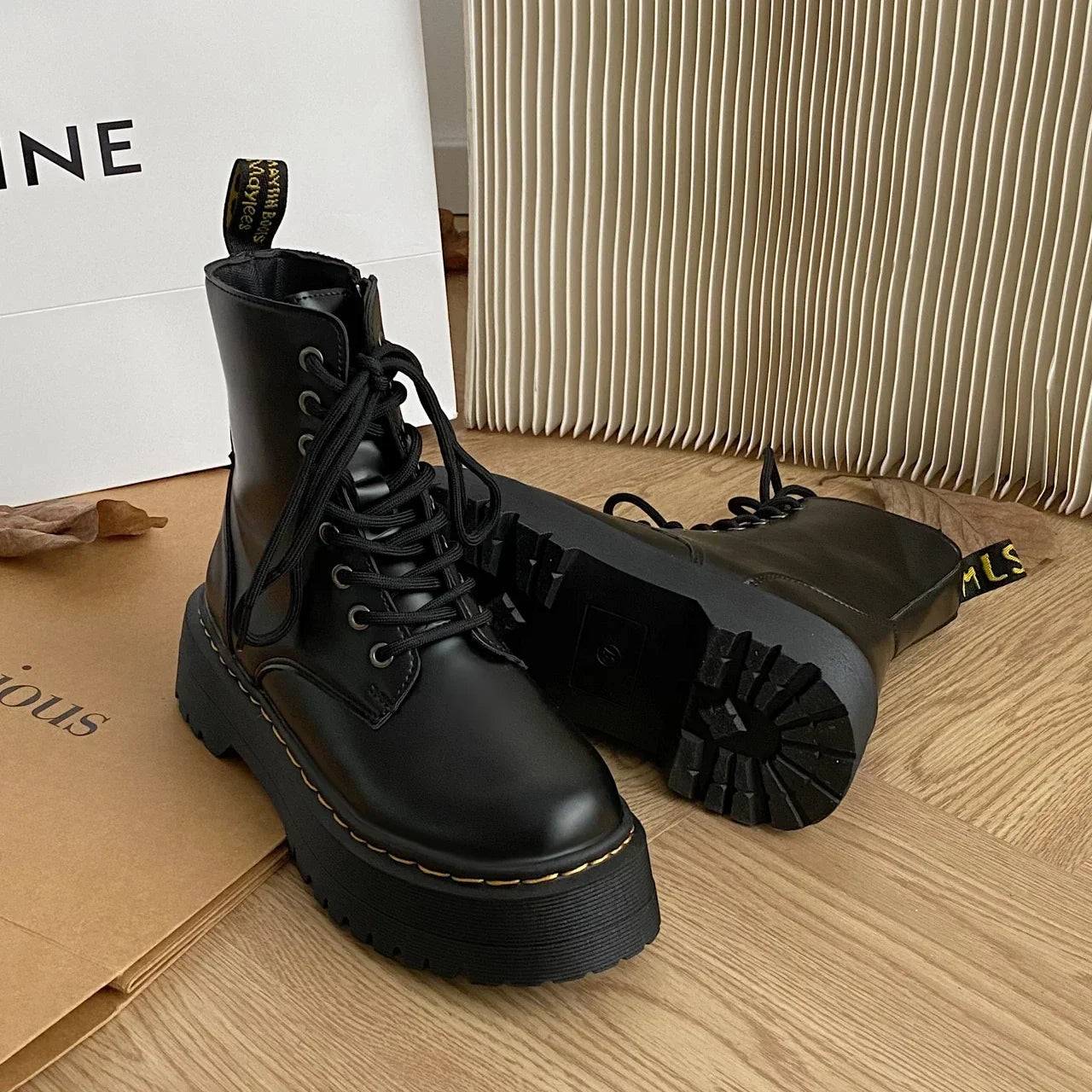 Bota Feminina Cano Curto Quebec