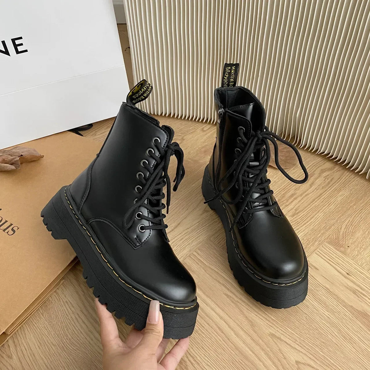 Bota Feminina Cano Curto Quebec